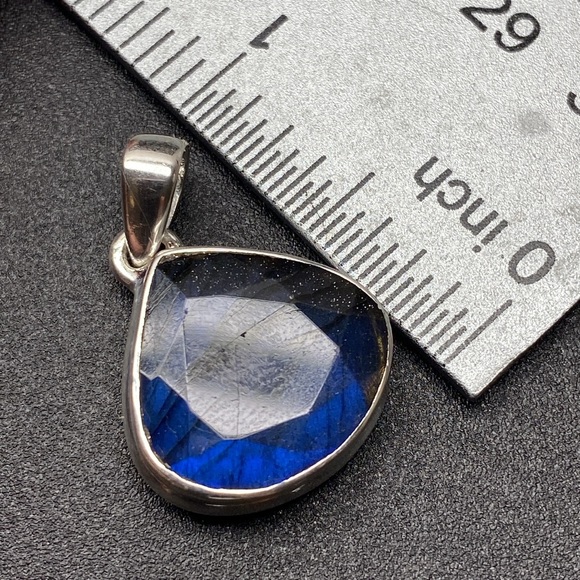 🆕 Labradorite Faceted PENDANT 💙💙💙Solid Sterling Silver 925🔥🔥🔥 - Picture 4 of 5